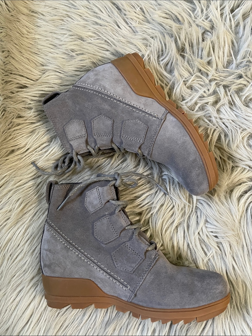 Sorel evie wedge suede booties